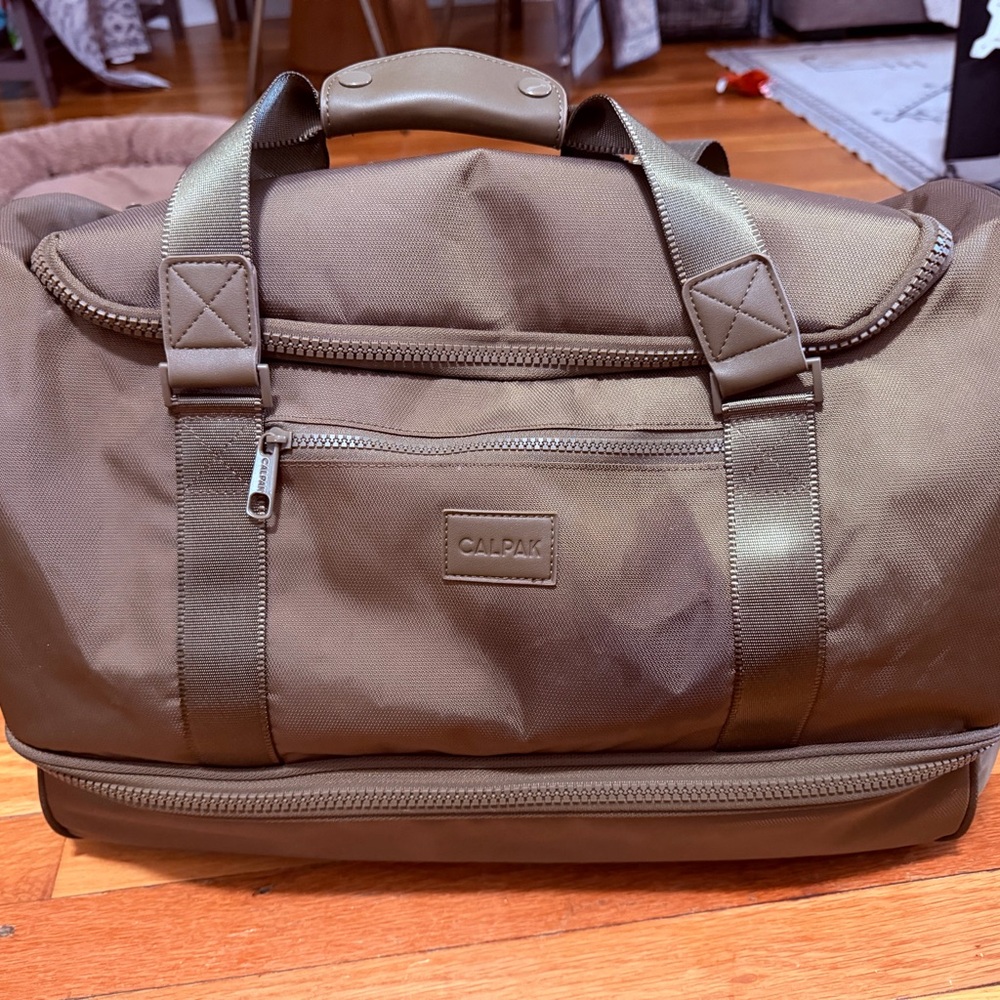 Calpak Stevyn Duffel Bag with Shoe Compartment in Olive Green